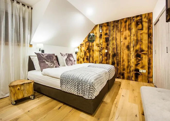 Hotel Pok Garni